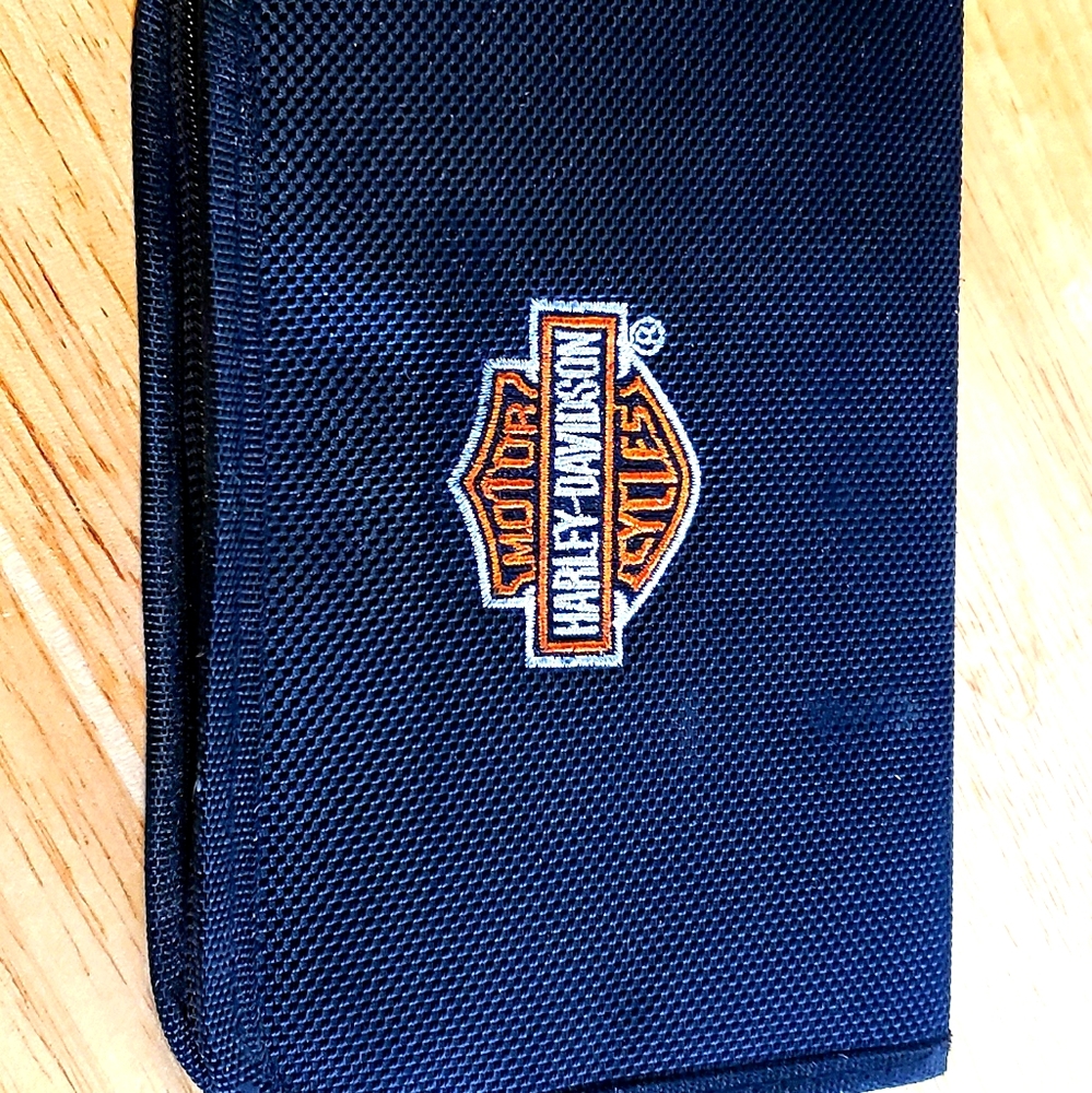 Harley davidson card case with 2 unopened decks
